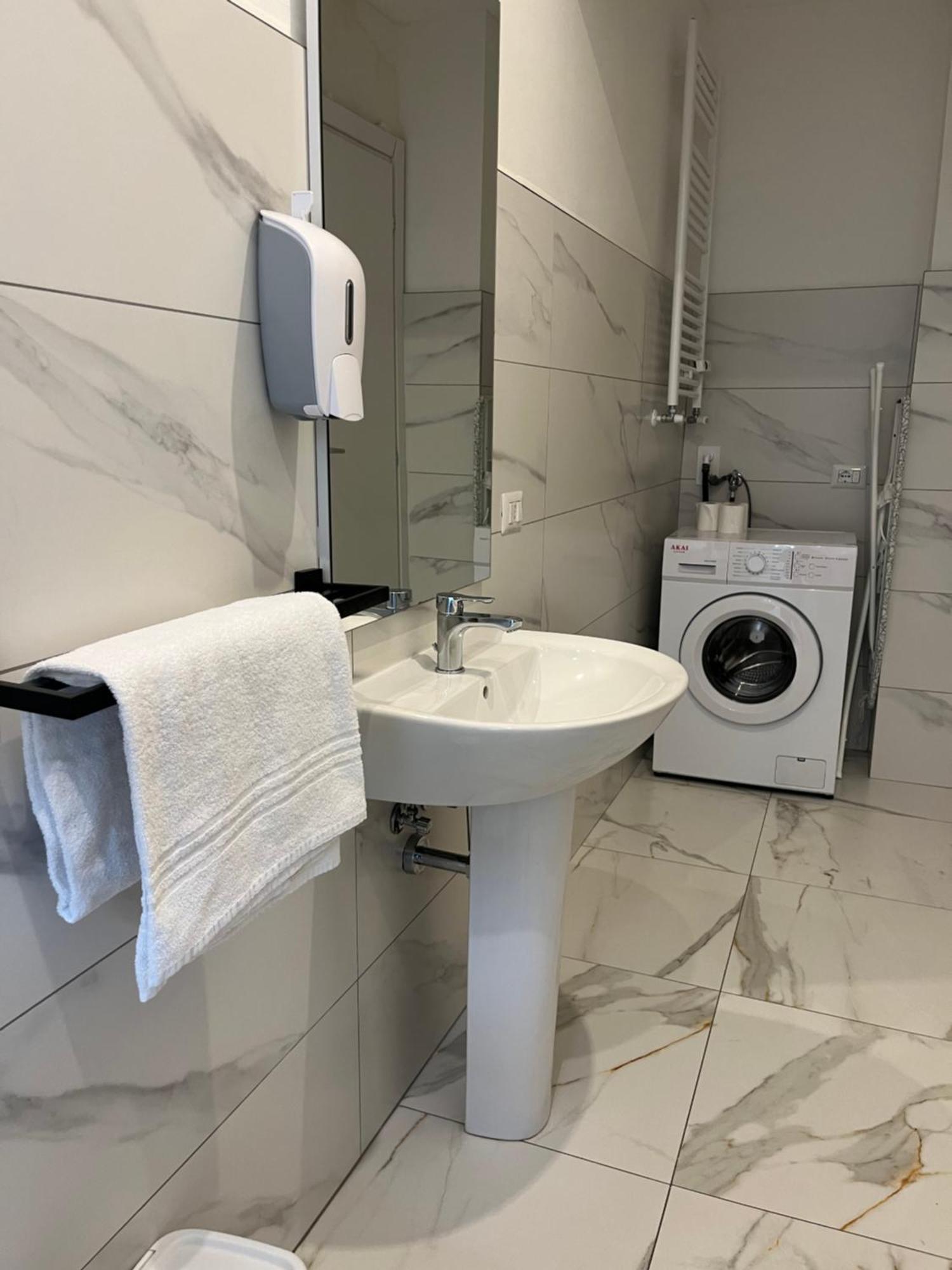 Jcube Apartments Bocconi Milano ภายนอก รูปภาพ